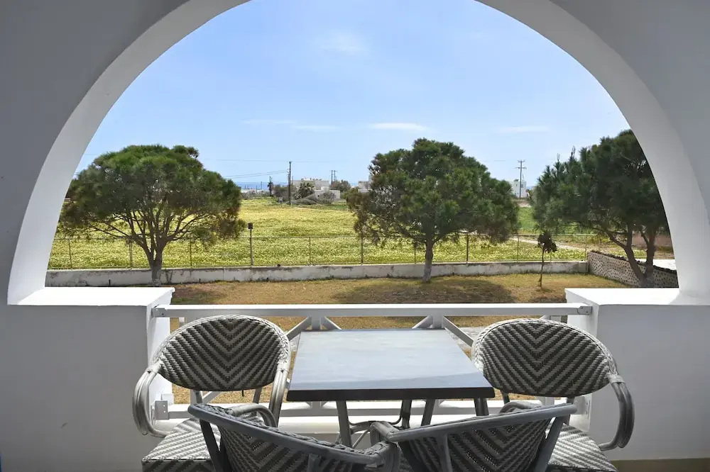 1-bed Apt at Hotel, Near Perivolos Black Beach