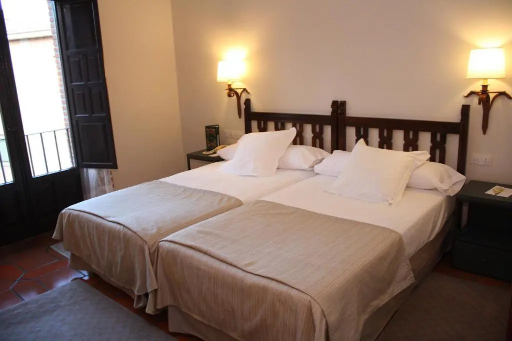 Parador De Avila - Chambres