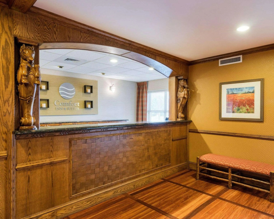 Lobby & Reception
