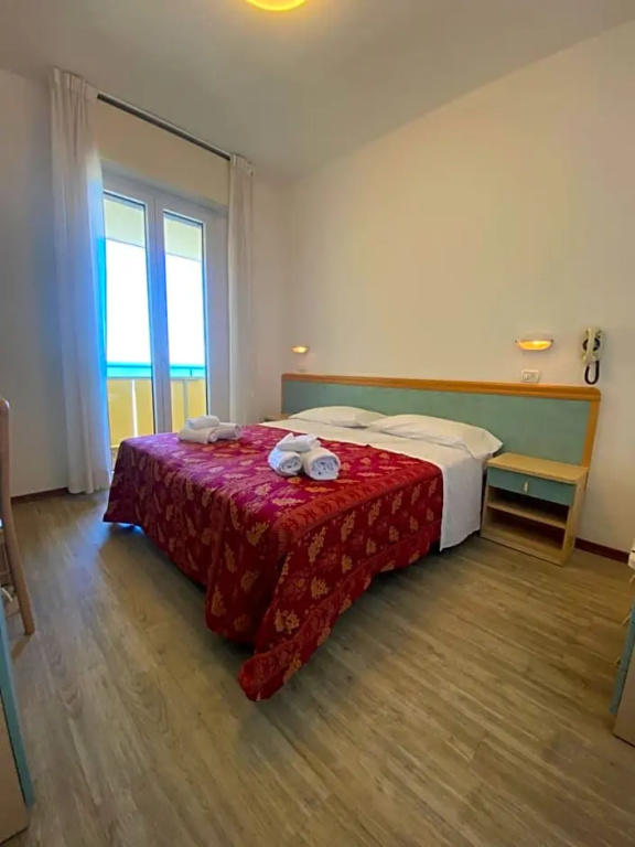 Standard Triple room with water view