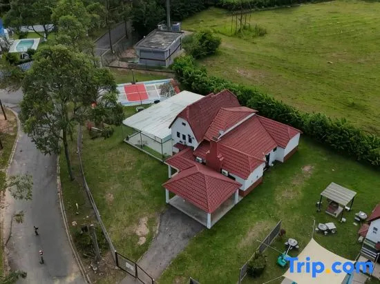 Lot 925 - A’Famosa Resort covered Pool Pickleball BBQ