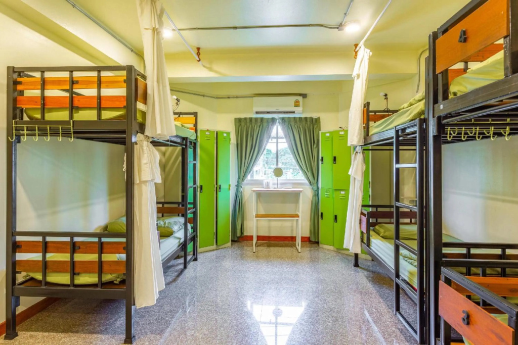 OYO 928 Leaf Hostel — 5