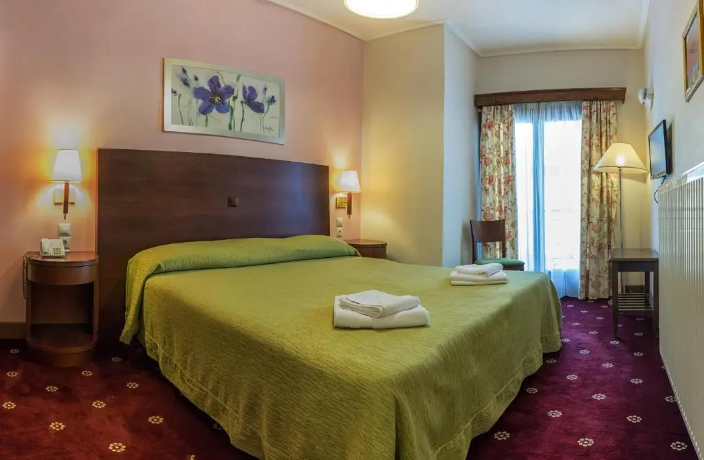 Standard Double room with city view (full double bed)