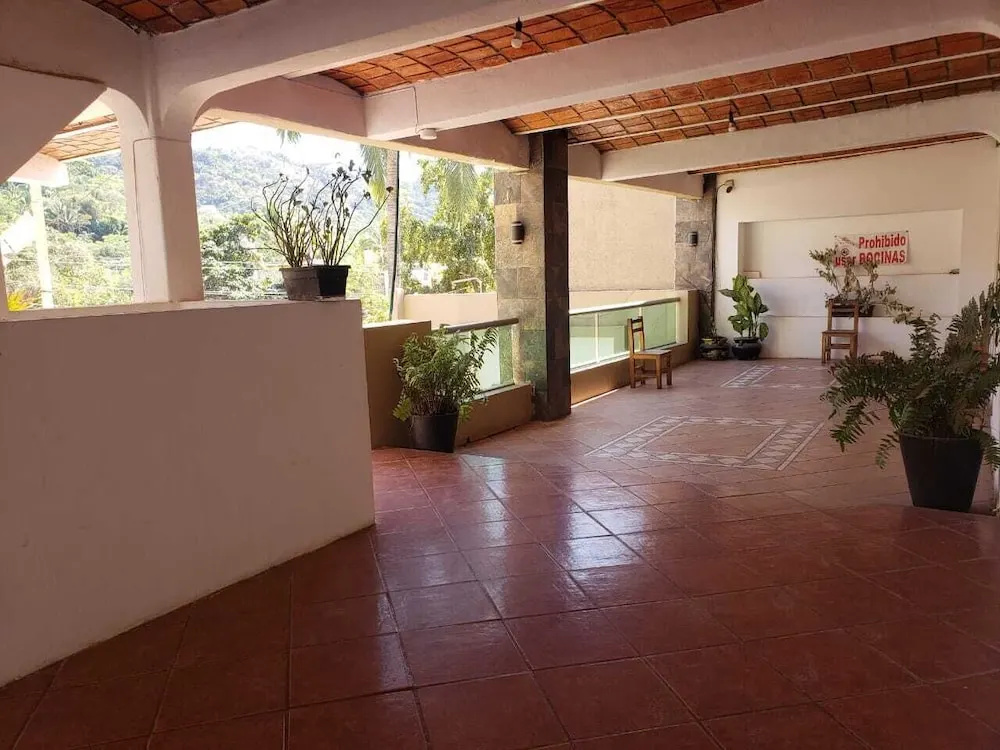 Tropical Suite