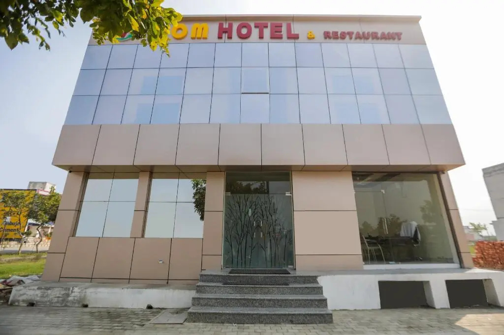 Hotel Viom by OYO Rooms
