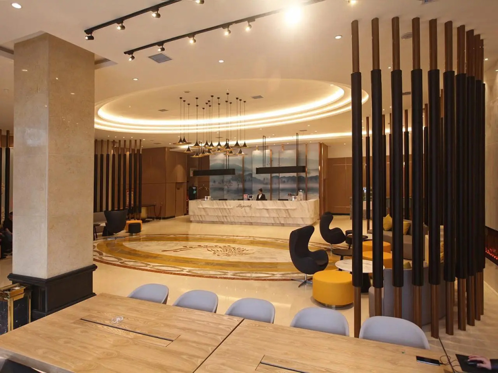 Lobby & Reception
