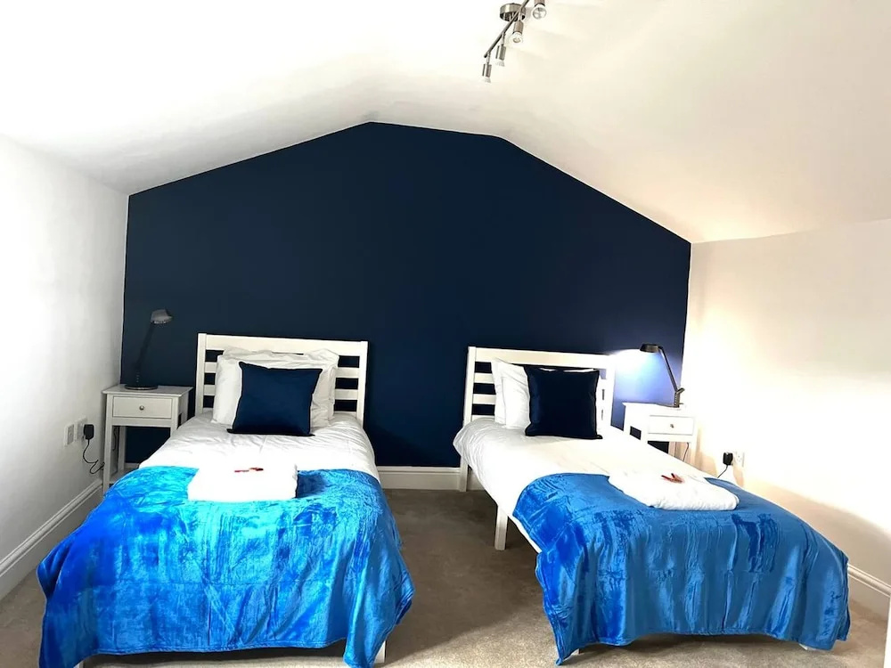 Ipswich City Centre Stay 2BR 2bath Flat for 6 Guests
