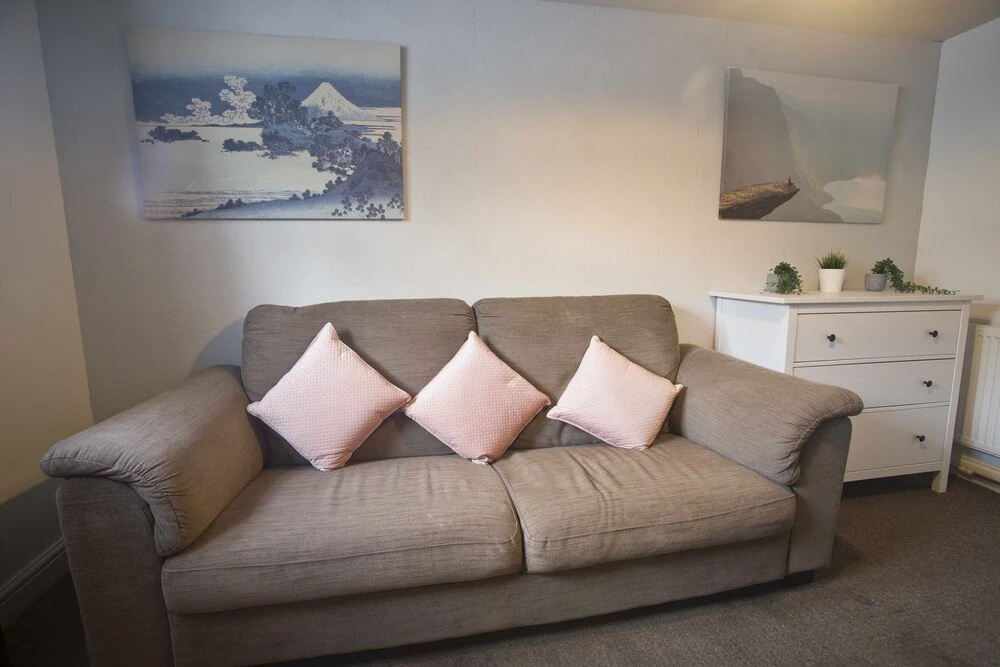Short Stay Bristol - Freelands Front Apartment