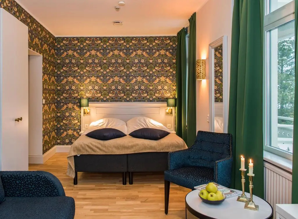 Deluxe Double room (full double bed)