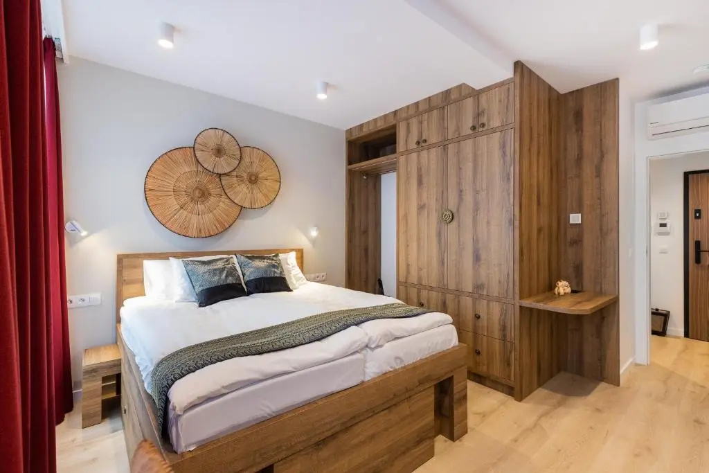 2 Bedrooms Suite