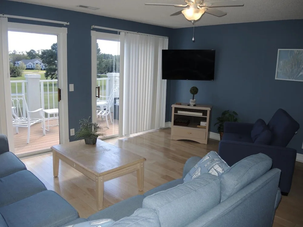 2 Bedrooms Villa with balcony
