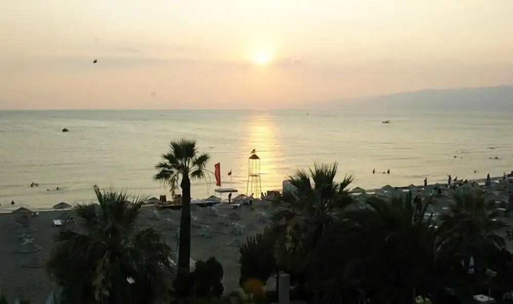 Beach & Waterfront