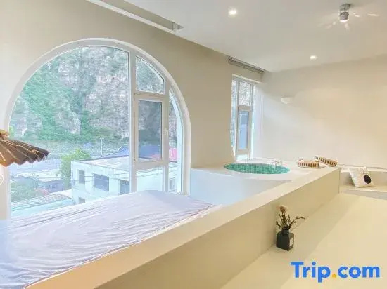 Standard Double room with view (full double bed)