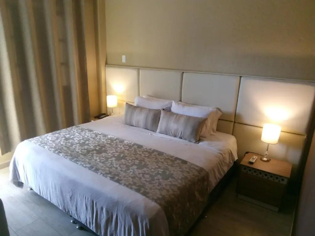 Deluxe Double room (full double bed)