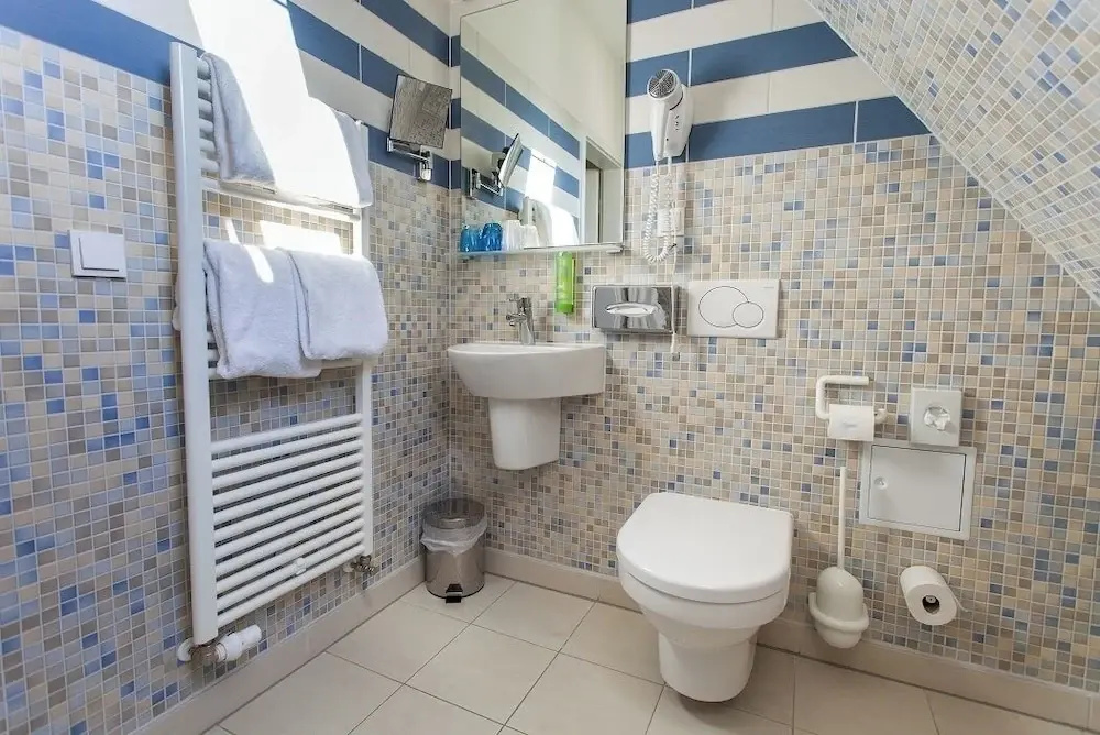 Comfort room