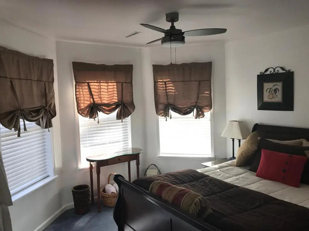 Double Suite full double bed