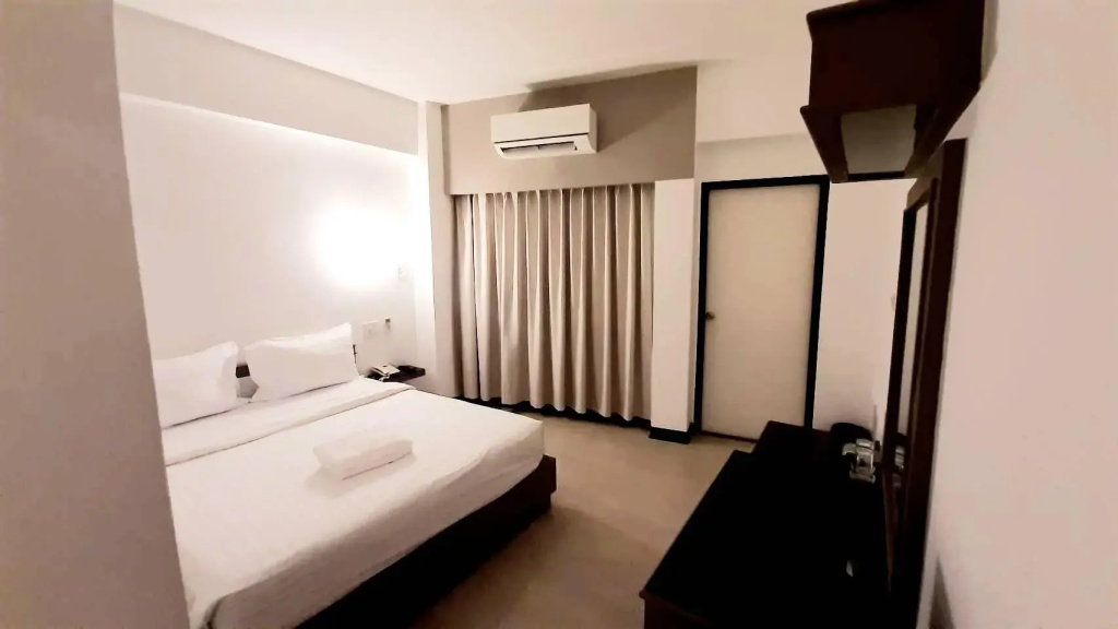 Economy room