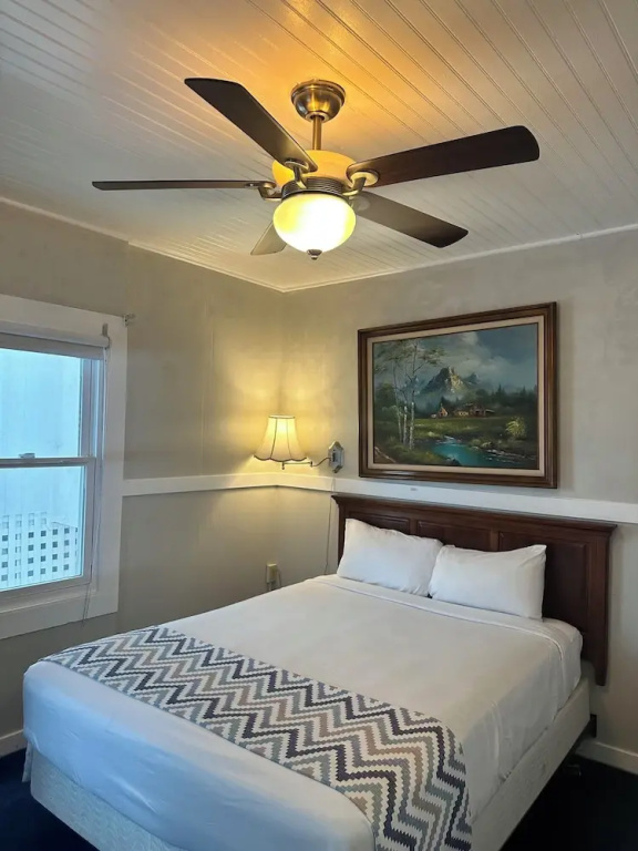 Double Cottage (full double bed)