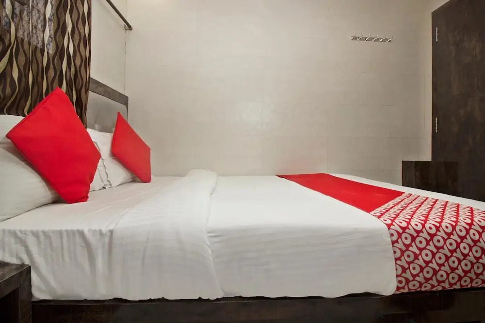 OYO Hotel Paris Residency Near Shree Siddhivinayak Temple by null