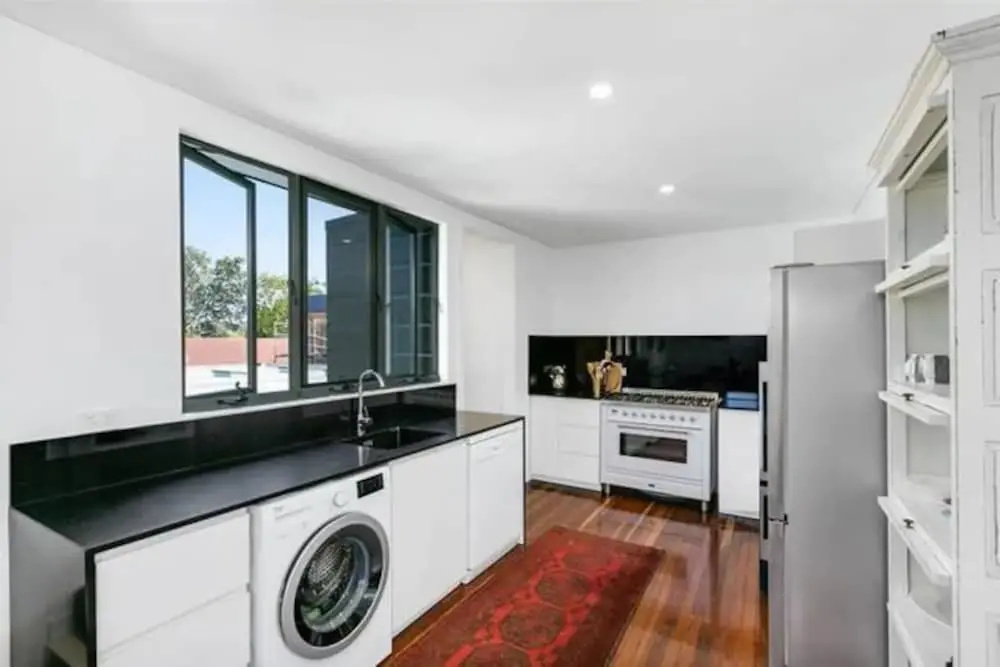 Spacious 2 Bedroom Townhouse In Southport