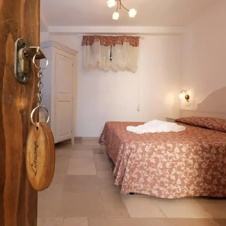 Economy room