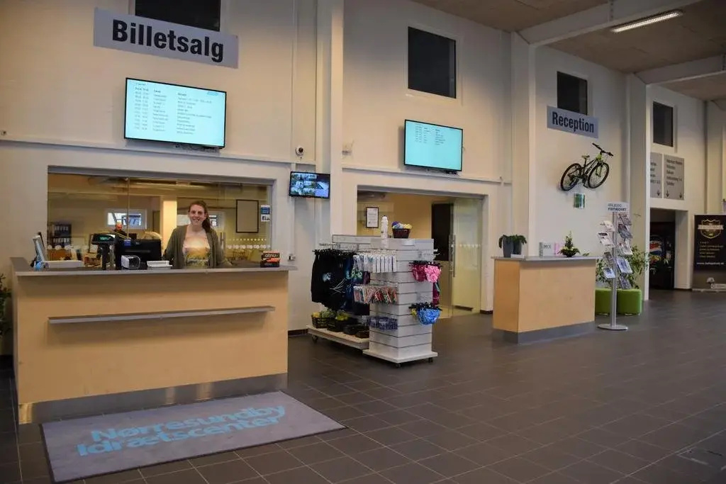 Lobby & Reception