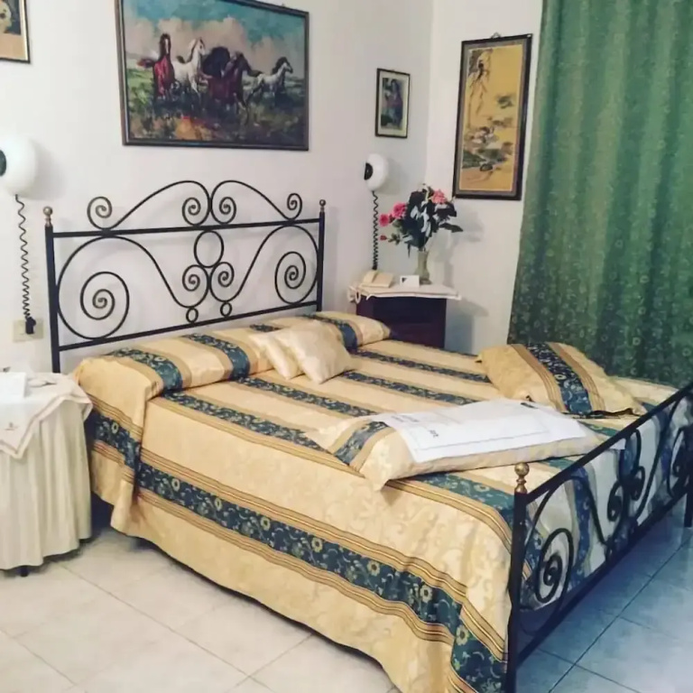 Standard Double room with balcony (full double bed)