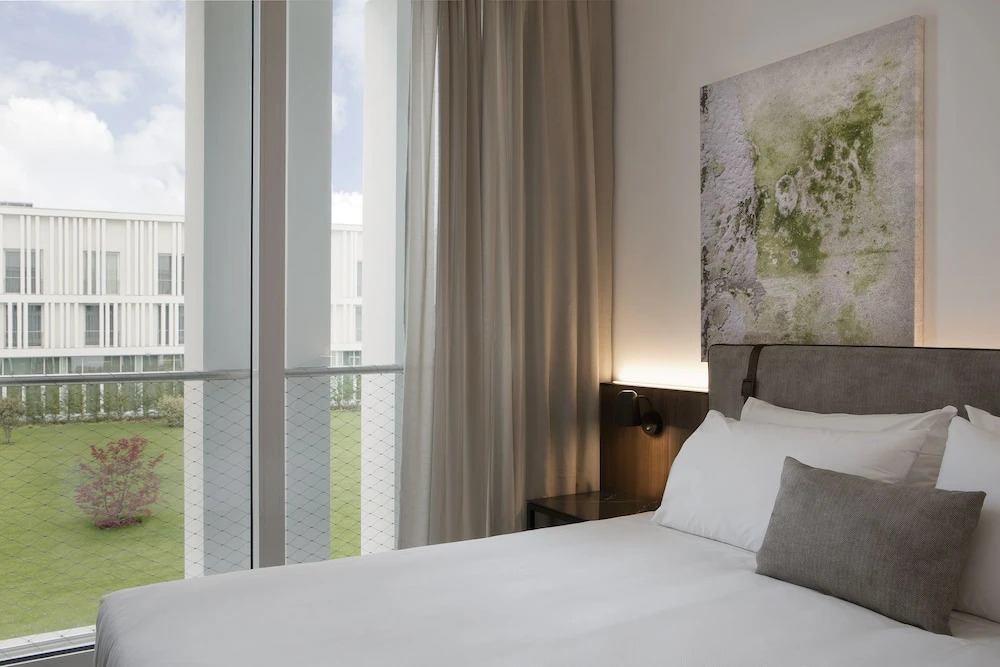 Двухместный номер Deluxe двуспальная кровать в J Hotel