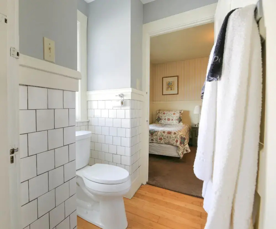 2 Bedrooms Standard Double Family room (full double bed)