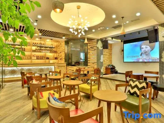 Food & Beverage