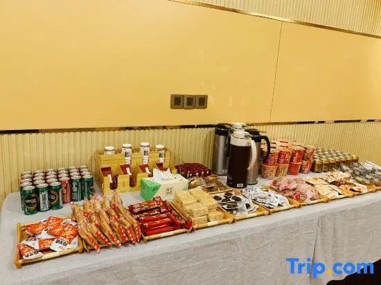 Food & Beverage