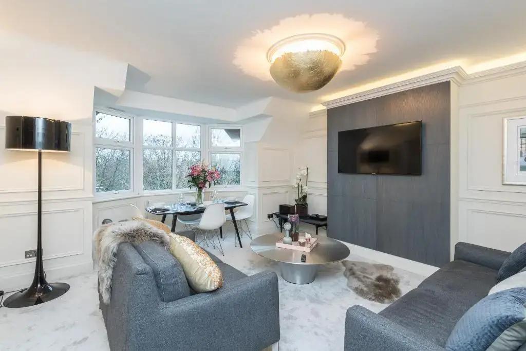 Alexandra by RMG Apartments