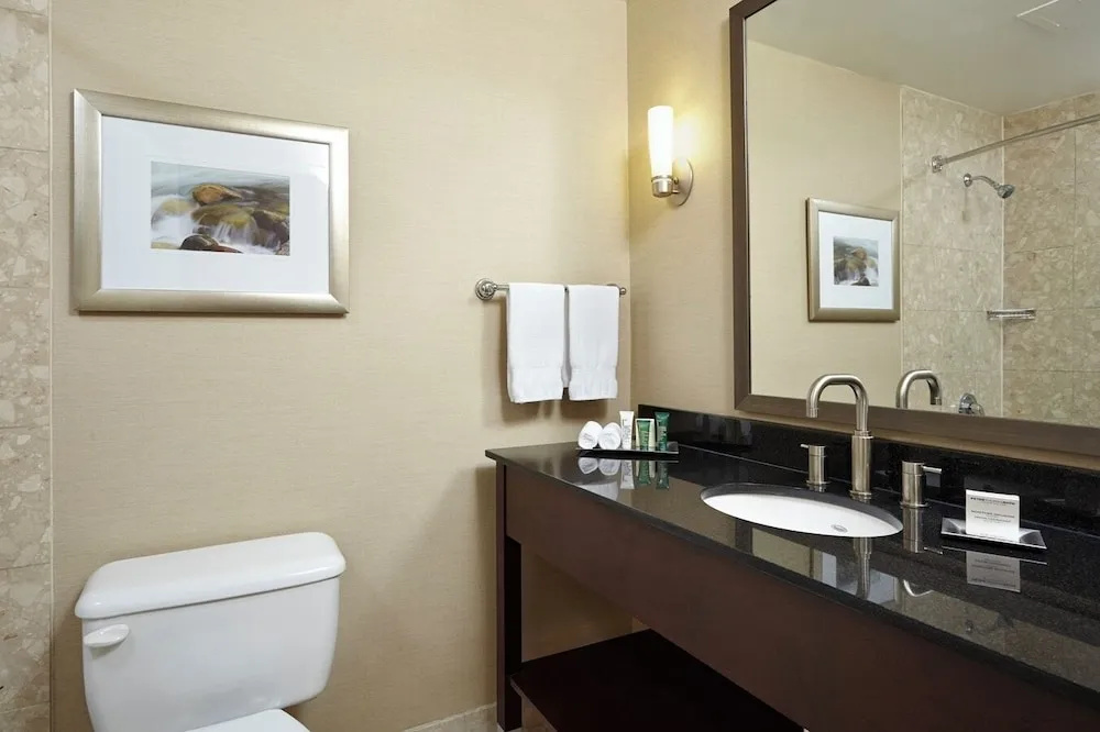 Standard Quadruple Club room with harbour view