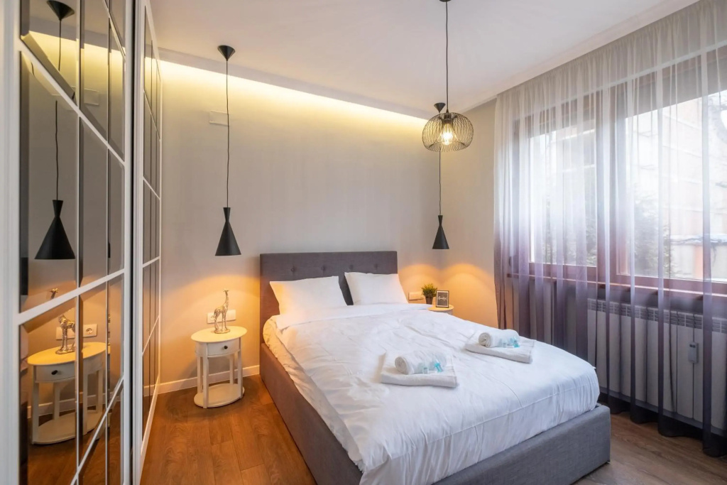Designer & Cozy 2BD Flat with a parking in the city center
