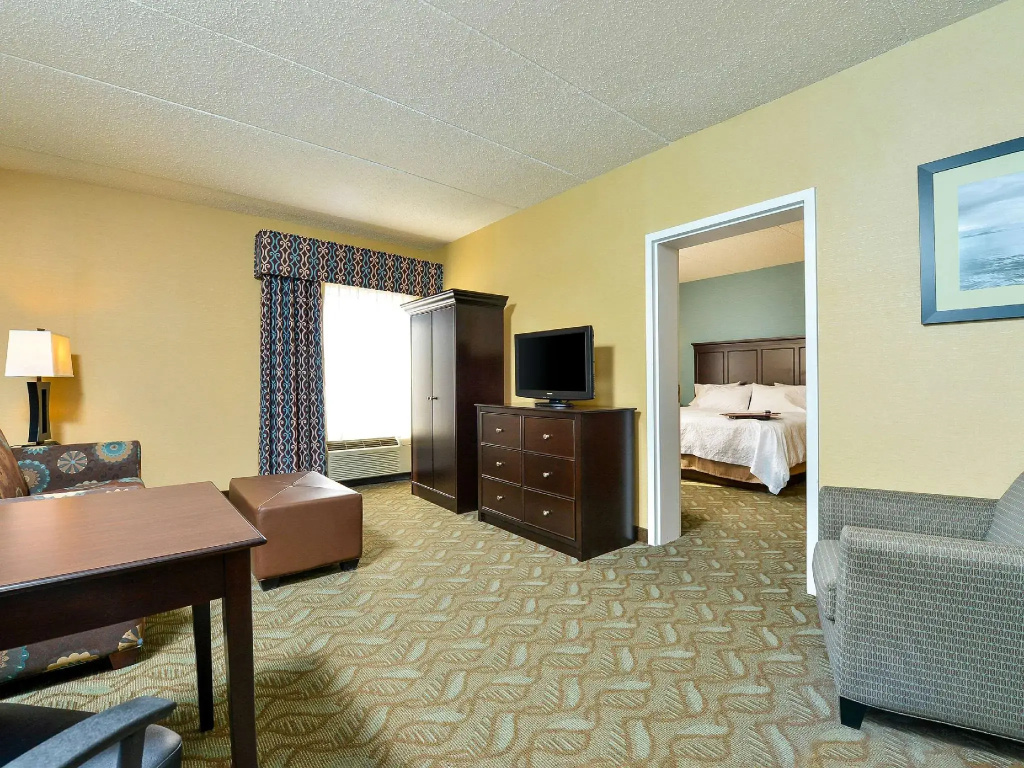 Double Suite (full double bed)