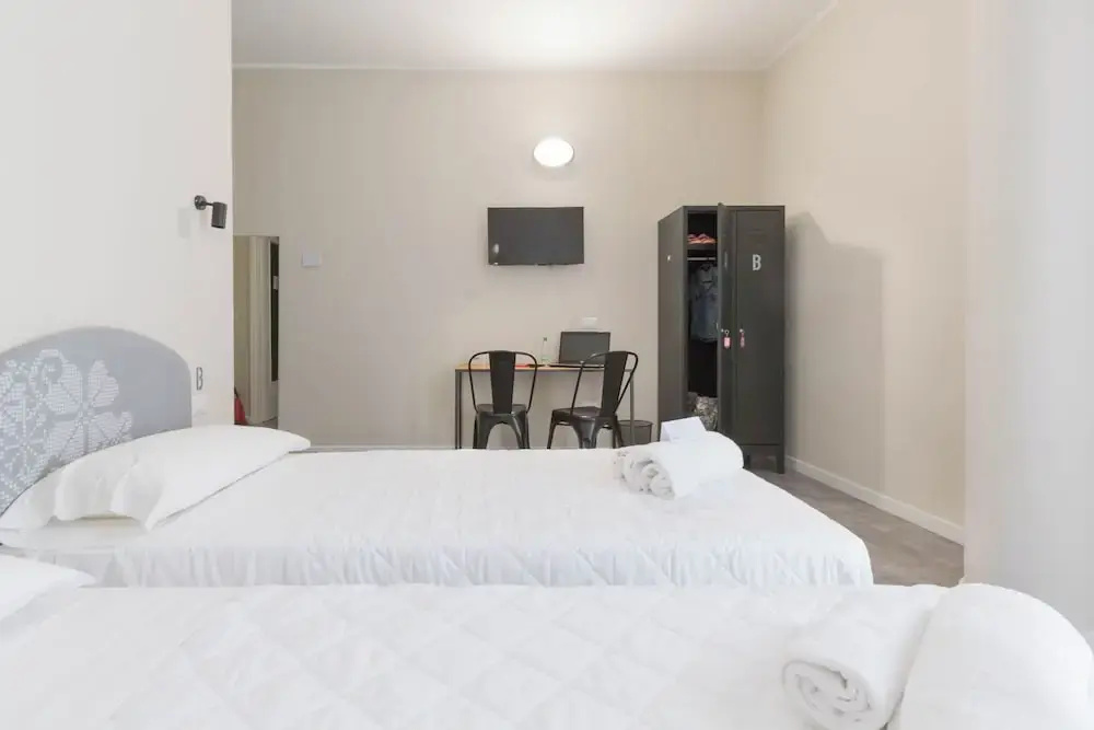 Classic Double room (full double bed)