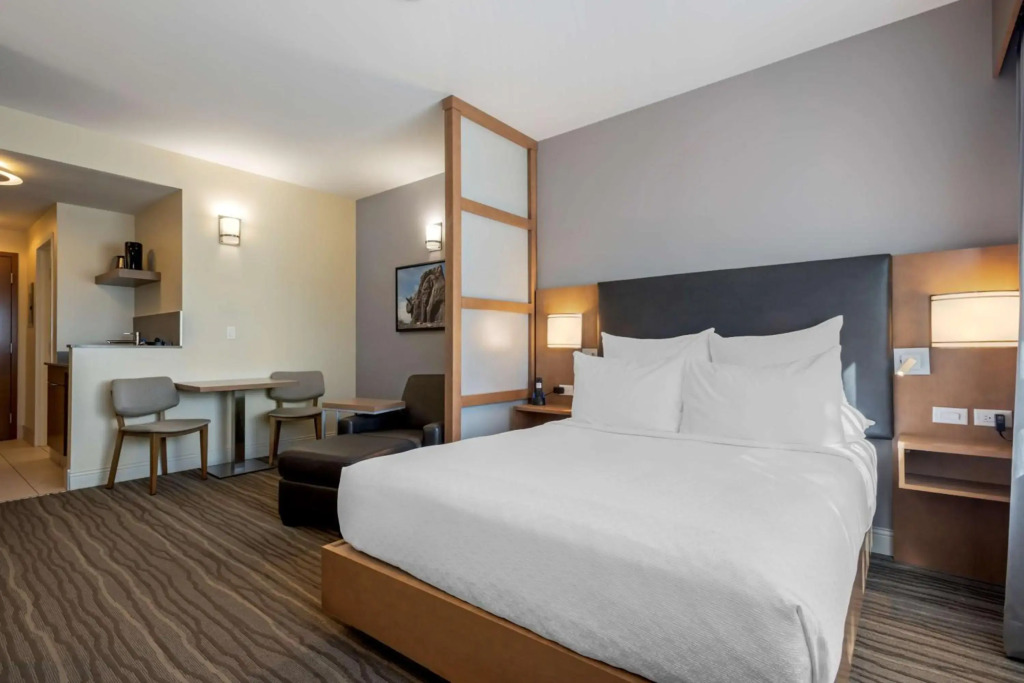 Best Western Plus Sawridge Suites - фото 7