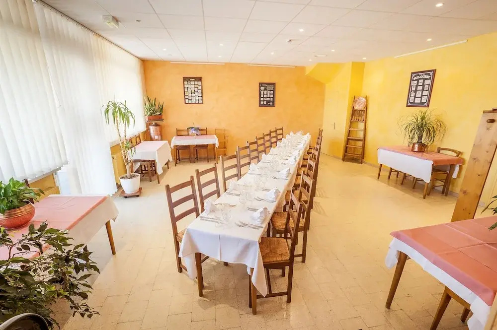 Food & Beverage