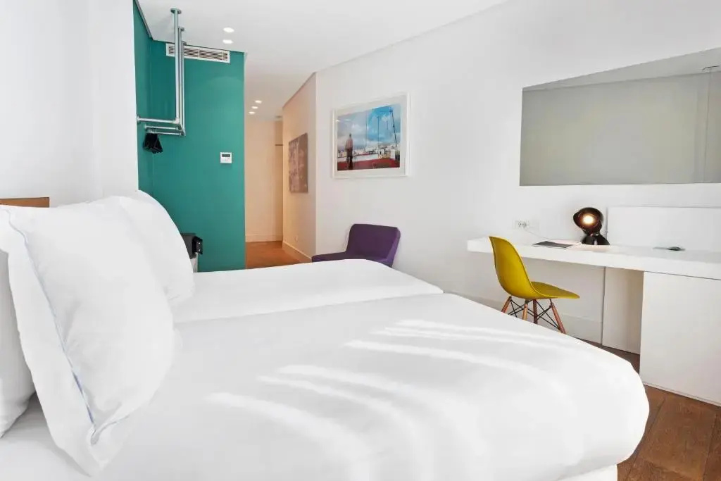 Standard Double One Shot room with balcony (full double bed)