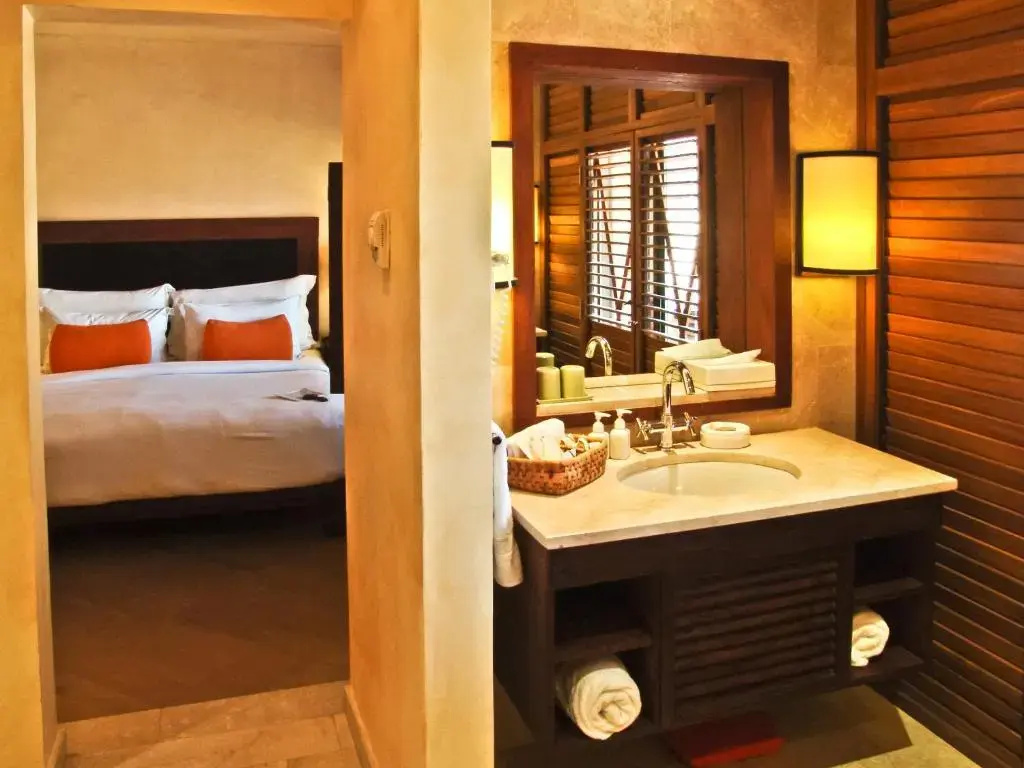 Deluxe Double room (full double bed)