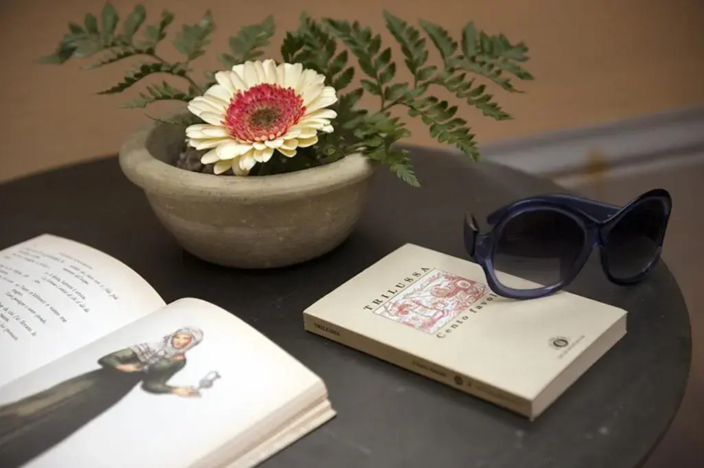 Food & Beverage