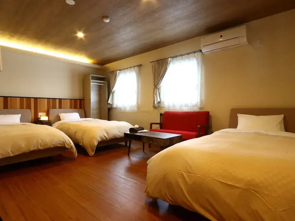Standard Triple room