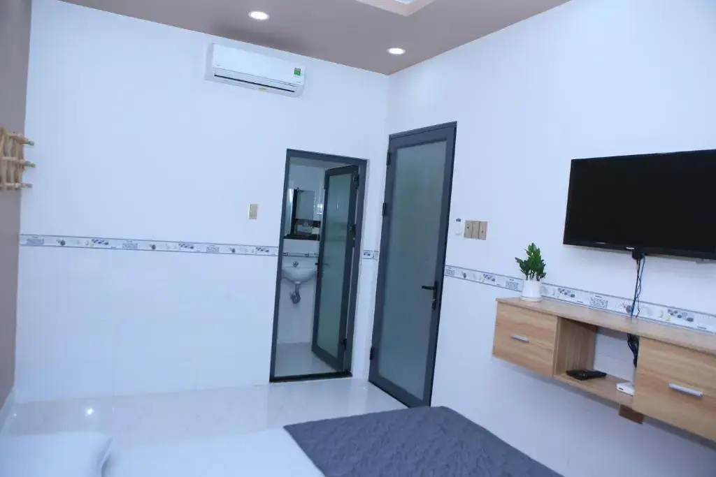 Deluxe Double room with balcony (full double bed)