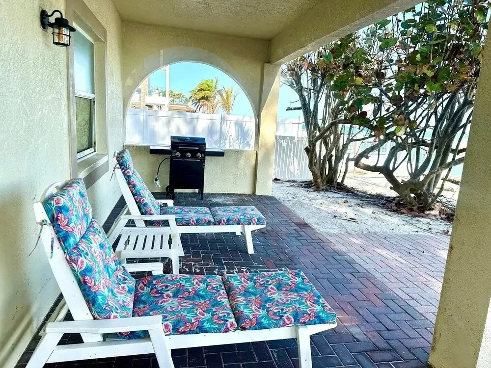Dolphin Watch 3 Bedroom Home