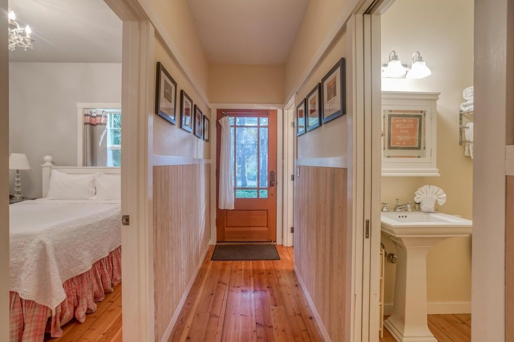 Cape Cod Hideaway — 4