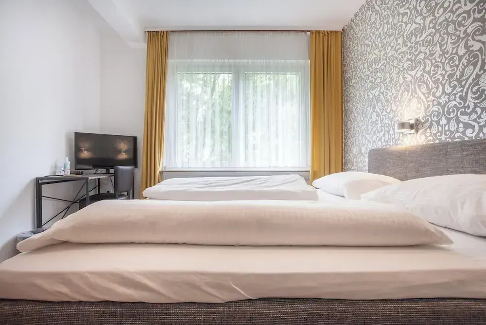 Standard Double room (full double bed)