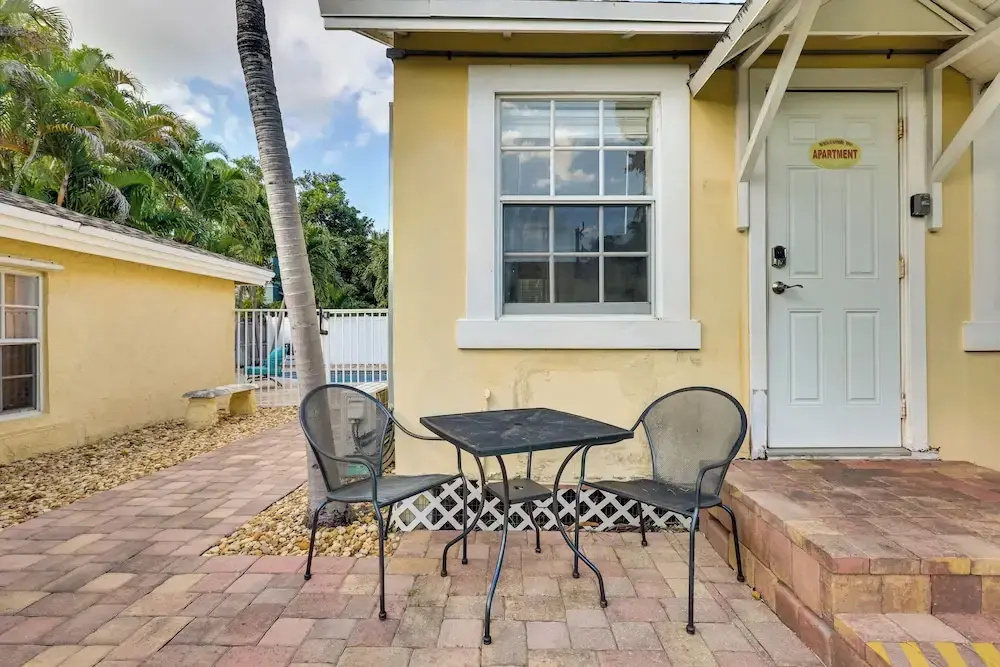 Pool Access & Patio: Modern Fort Lauderdale Home