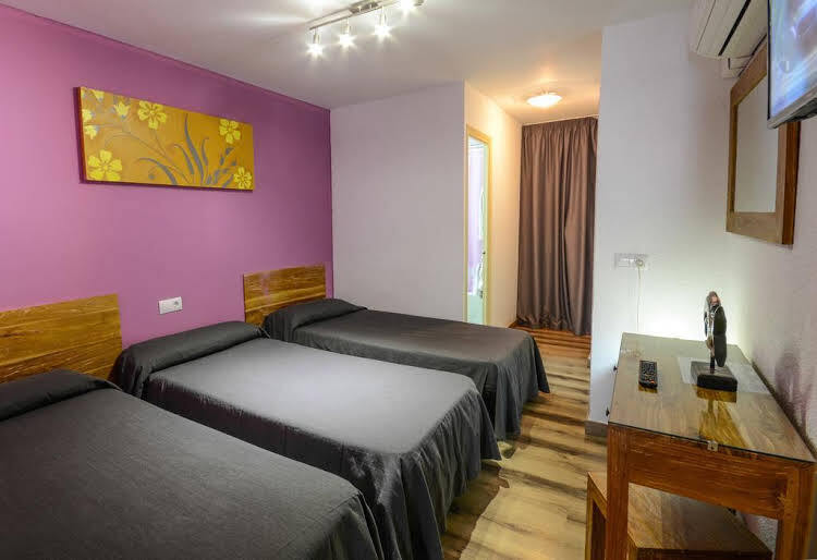 Hostal Ancora by null