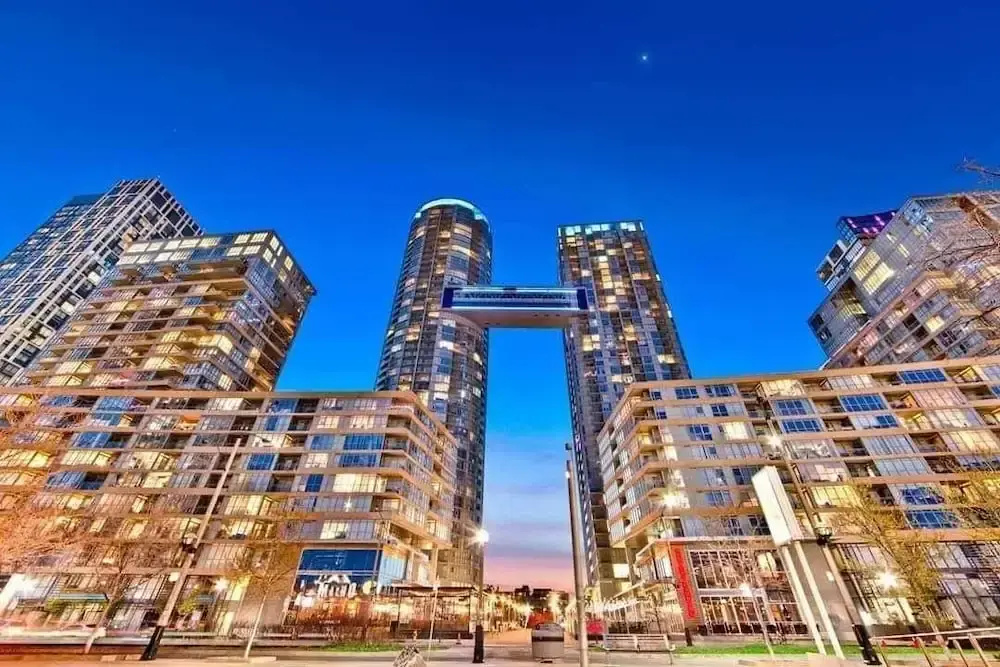 Gorgeous Luxury Condos near the CN Tower