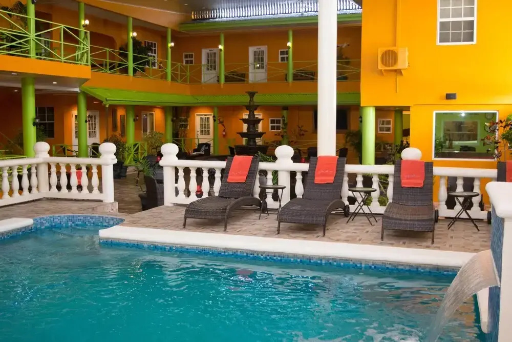 Beverly's Oasis Suites